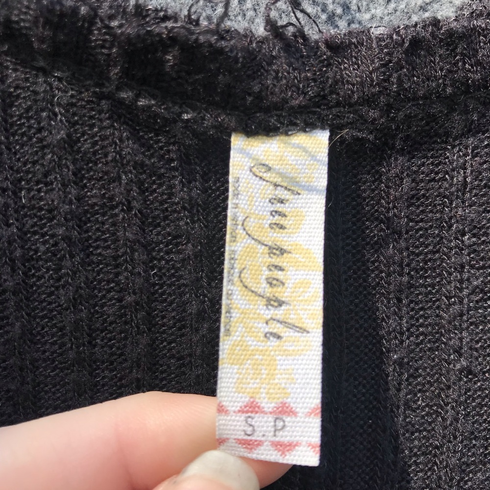 SOLD Free People Long Sleeve Top - Picture 3 of 4